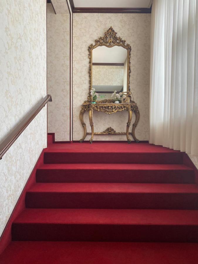 Hotel Onix Roman Bagian luar foto